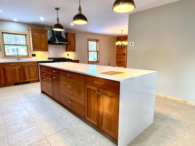 17 Woodland Hills Drive, Morrisonville, NY 12962