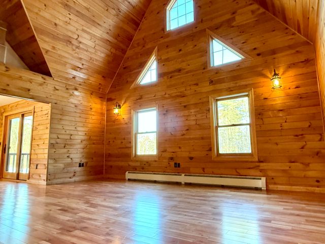 17 Woodland Hills Drive, Morrisonville, NY 12962