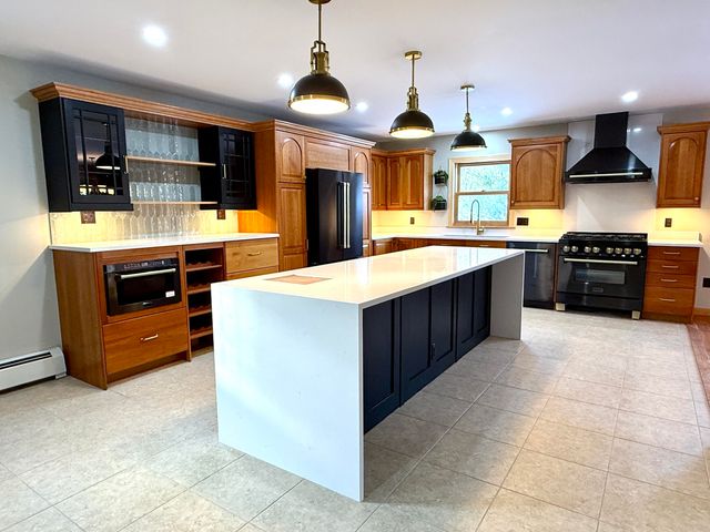 17 Woodland Hills Drive, Morrisonville, NY 12962