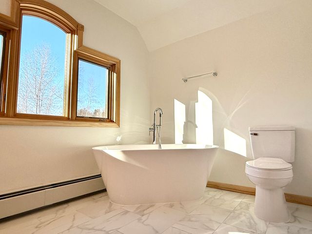 17 Woodland Hills Drive, Morrisonville, NY 12962