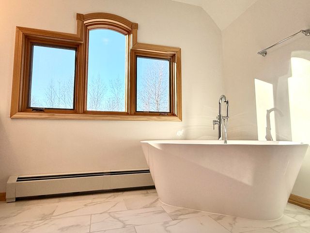 17 Woodland Hills Drive, Morrisonville, NY 12962