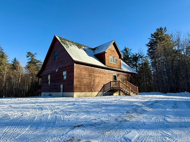 17 Woodland Hills Drive, Morrisonville, NY 12962