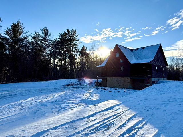 17 Woodland Hills Drive, Morrisonville, NY 12962