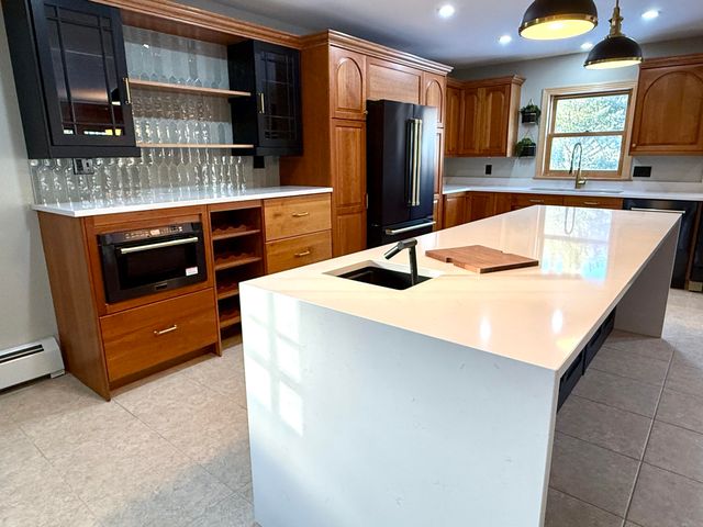 17 Woodland Hills Drive, Morrisonville, NY 12962