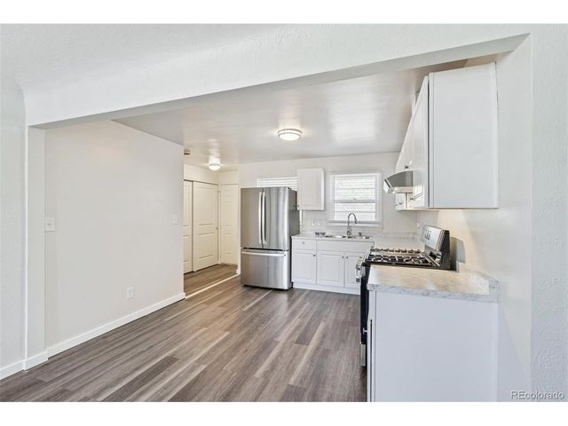 320 Stuart St, Denver, CO 80219