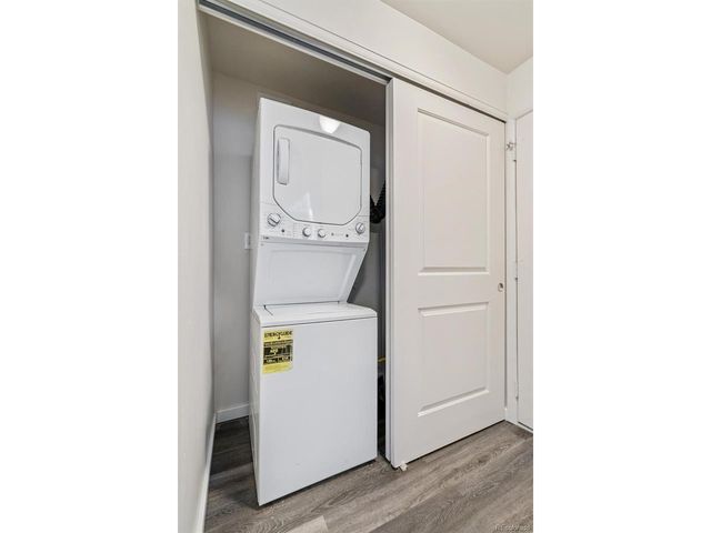 320 Stuart St, Denver, CO 80219