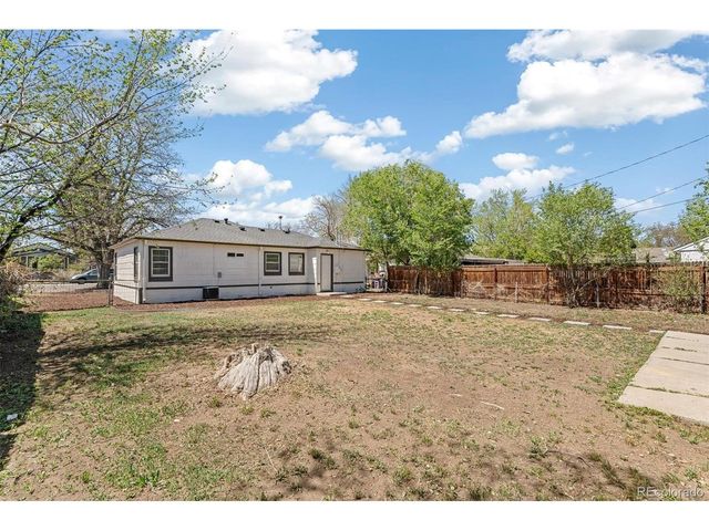 320 Stuart St, Denver, CO 80219