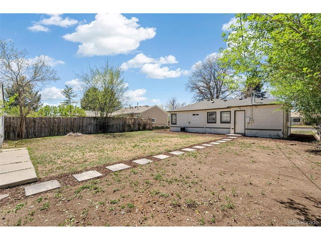 320 Stuart St, Denver, CO 80219