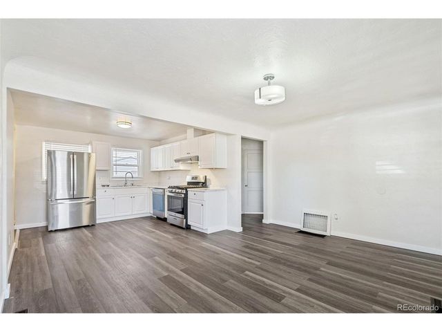 320 Stuart St, Denver, CO 80219