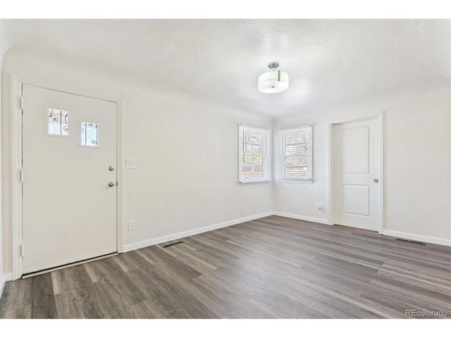 320 Stuart St, Denver, CO 80219