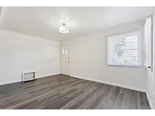 320 Stuart St, Denver, CO 80219