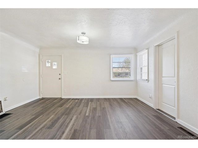 320 Stuart St, Denver, CO 80219