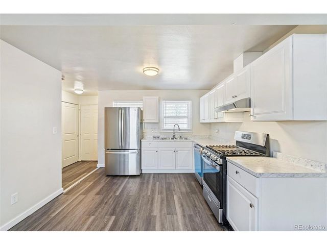 320 Stuart St, Denver, CO 80219