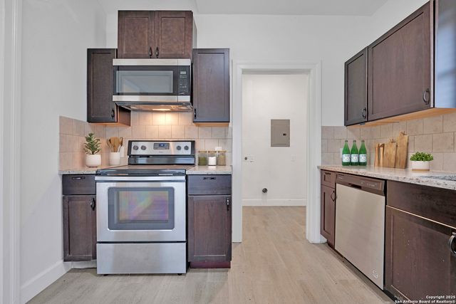 438 Vanderbilt, San Antonio, TX 78210