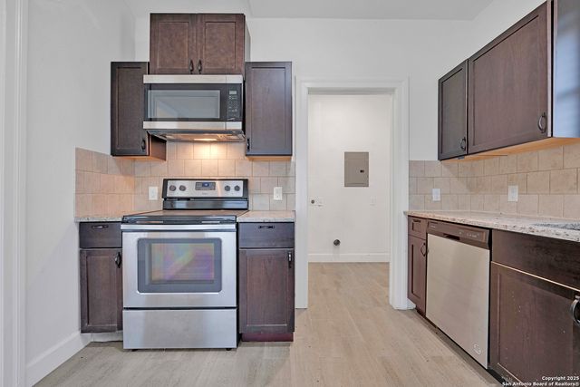 438 Vanderbilt, San Antonio, TX 78210