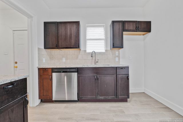 438 Vanderbilt, San Antonio, TX 78210