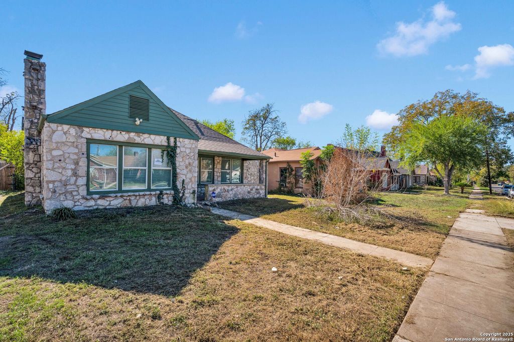 438 Vanderbilt, San Antonio, TX 78210