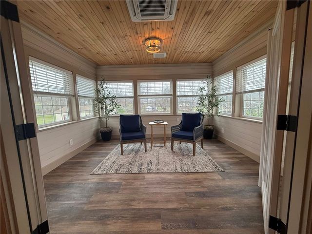 102 Sycamore Ln, N Franklin Twp, PA 15301