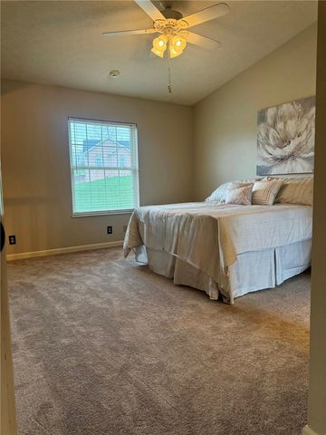 102 Sycamore Ln, N Franklin Twp, PA 15301