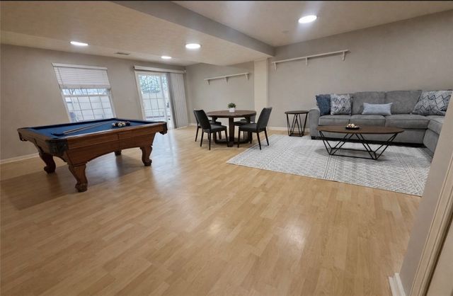 102 Sycamore Ln, N Franklin Twp, PA 15301