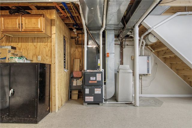 102 Sycamore Ln, N Franklin Twp, PA 15301