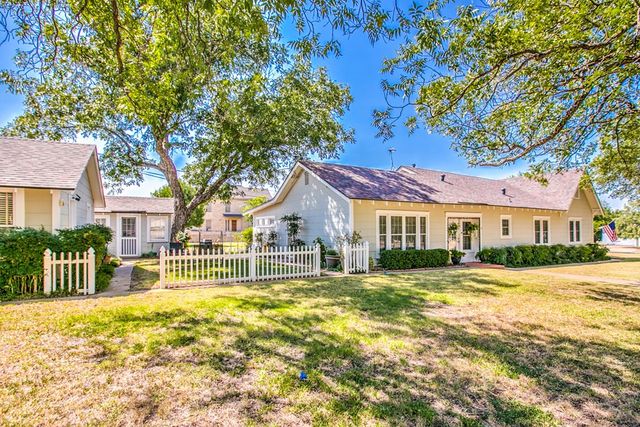 308 5th Street, Ballinger, TX 76821