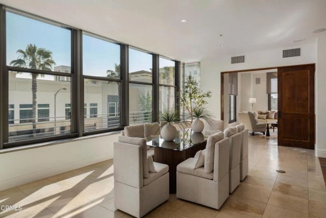 345 E Colorado Boulevard 302, Pasadena, CA 91101