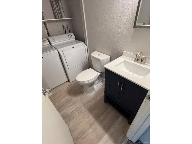 1250 S Monaco Pkwy 50, Denver, CO 80224