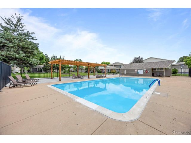 1250 S Monaco Pkwy 50, Denver, CO 80224