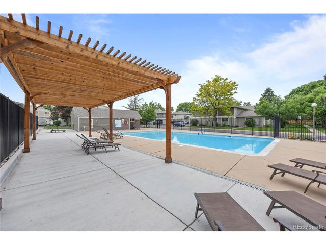 1250 S Monaco Pkwy 50, Denver, CO 80224