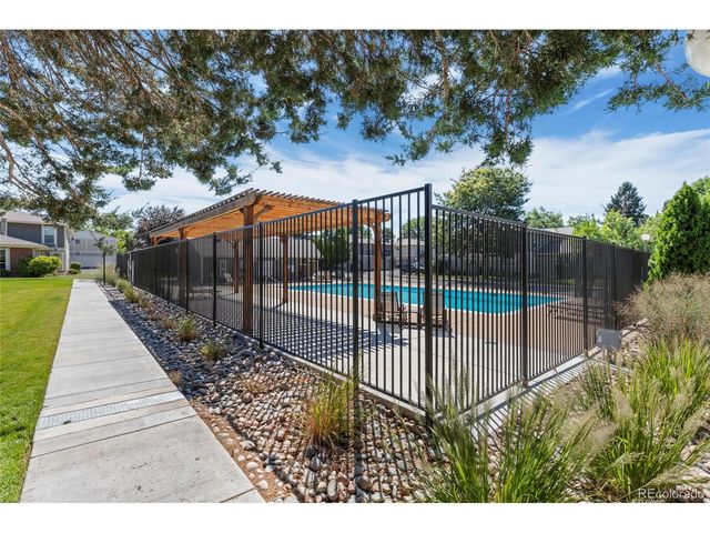 1250 S Monaco Pkwy 50, Denver, CO 80224