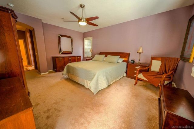 2889 Camden Dr, Vista, CA 92081