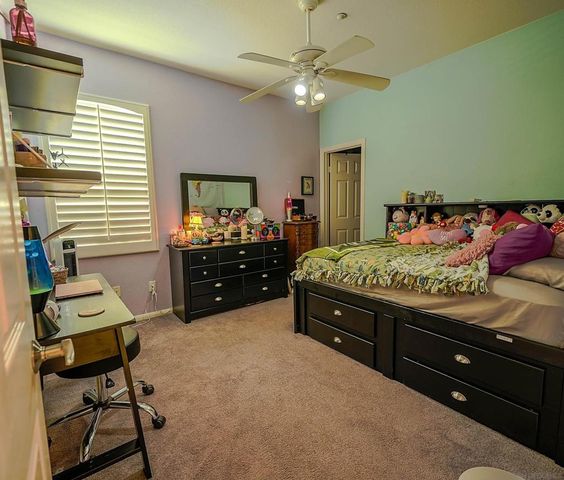 2889 Camden Dr, Vista, CA 92081