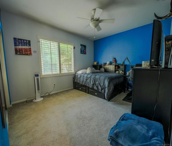 2889 Camden Dr, Vista, CA 92081