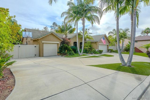 2889 Camden Dr, Vista, CA 92081