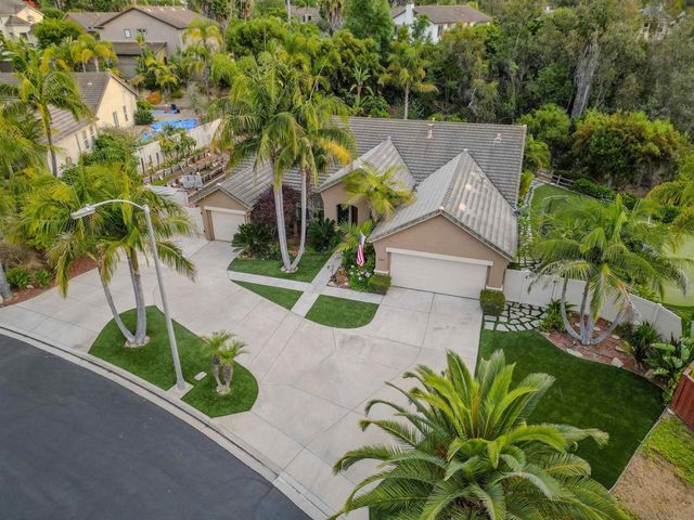 2889 Camden Dr, Vista, CA 92081