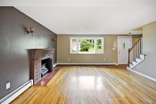 7 Fran Avenue, Plaistow, NH 03865
