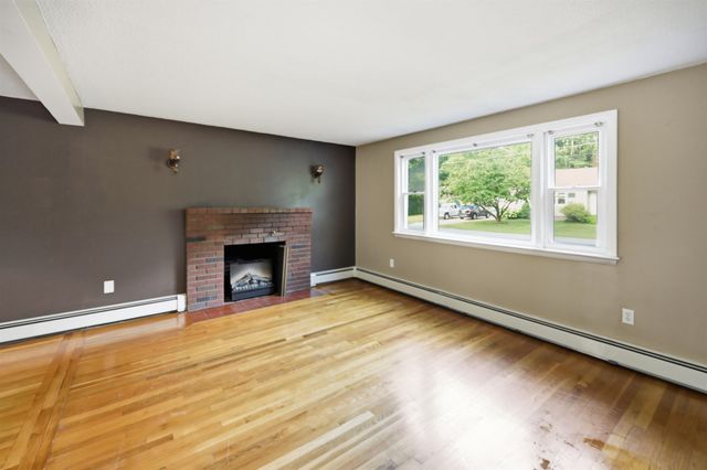 7 Fran Avenue, Plaistow, NH 03865