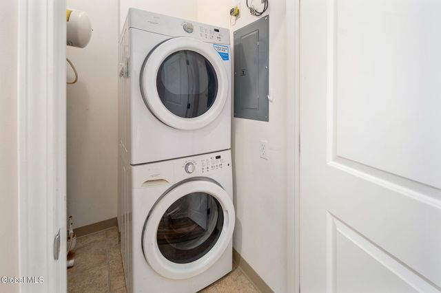 73 Saratoga Road APT 15, Glenville, NY 12302