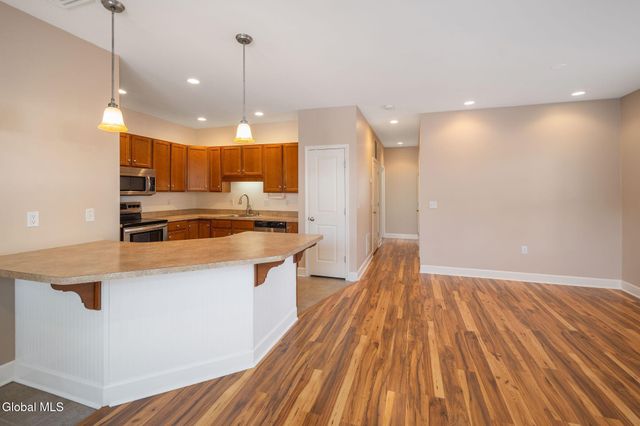 73 Saratoga Road APT 15, Glenville, NY 12302