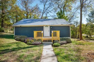 105 Mount Moriah Church Rd, Portland, TN 37148