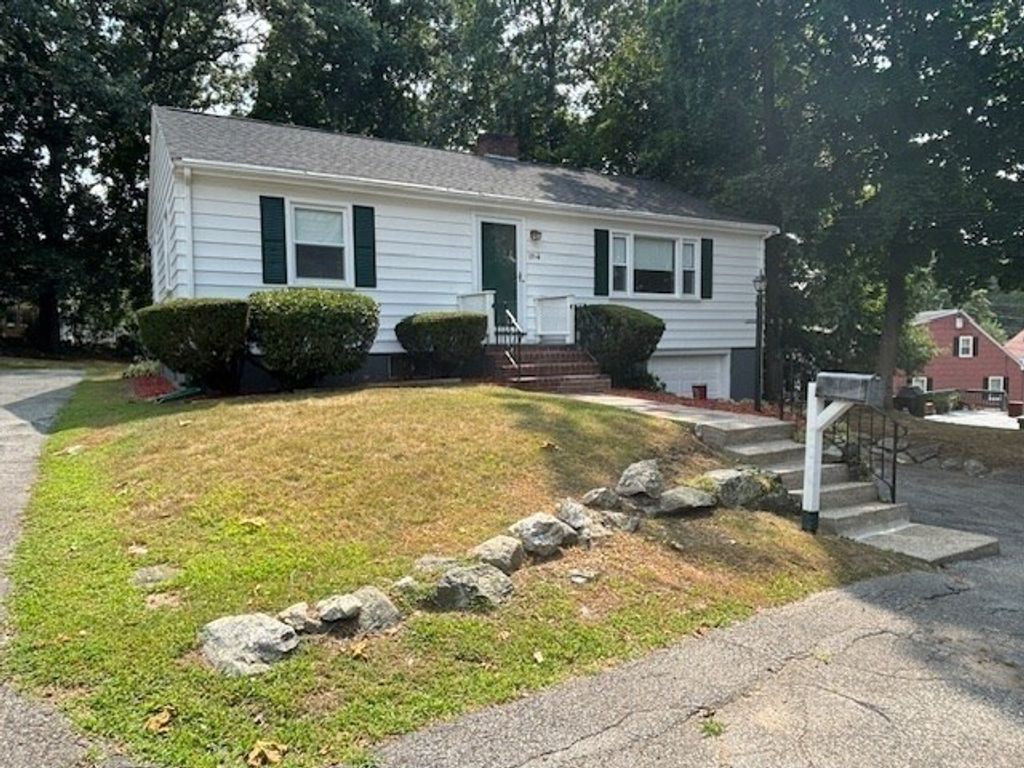 17 Maywood Lane R, Woburn, MA 01801