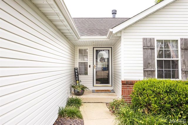98 Stonebrooke, Troy, IL 62294