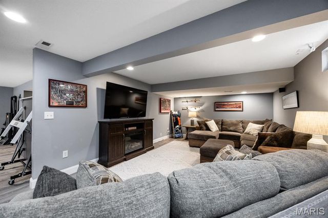 98 Stonebrooke, Troy, IL 62294