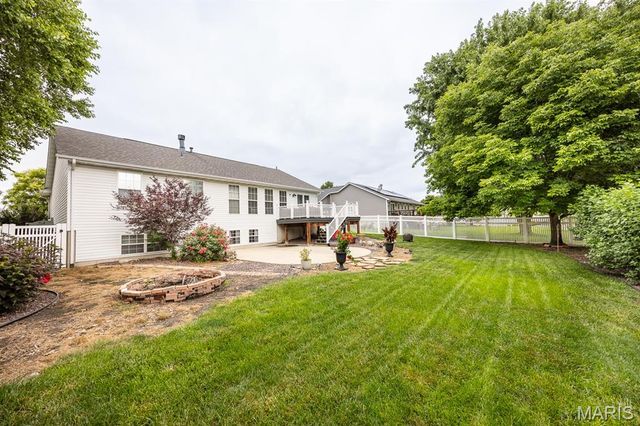 98 Stonebrooke, Troy, IL 62294
