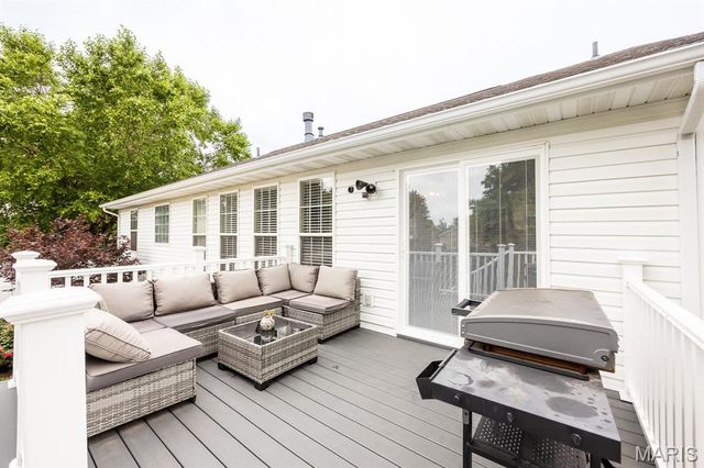 98 Stonebrooke, Troy, IL 62294