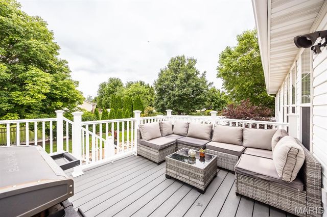 98 Stonebrooke, Troy, IL 62294