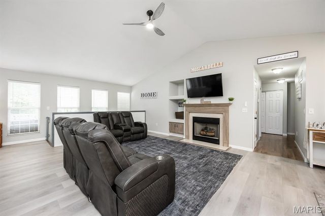 98 Stonebrooke, Troy, IL 62294