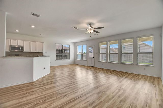 4327 Oakdale Mist Drive, Dickinson, TX 77539