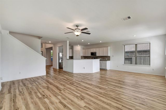 4327 Oakdale Mist Drive, Dickinson, TX 77539